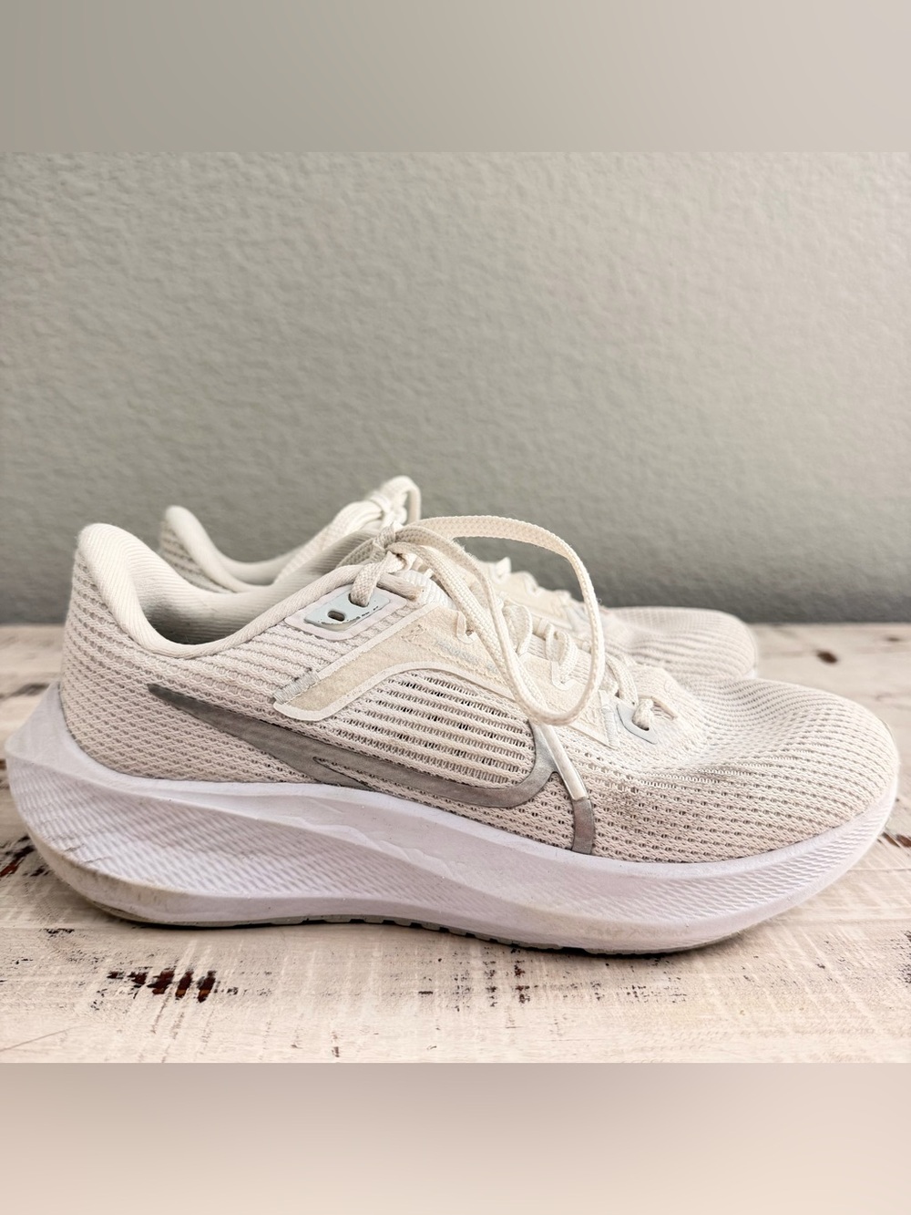 Nike Downshifter 13 Women’s Running Shoes White Gray Sneakers Size 5 DV3854-101 - Picture 6 of 13